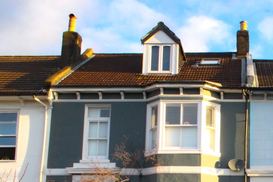 Upstairs flat with sitting tenants