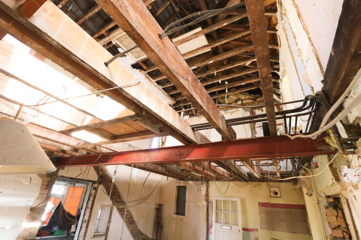 Sell half-finished house