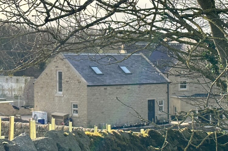 Selling house in countryside with planning permission
