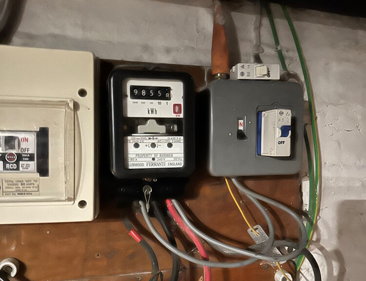 House with bad electrics