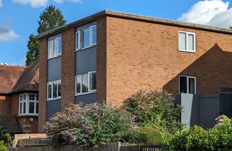 Sell house with a flat roof