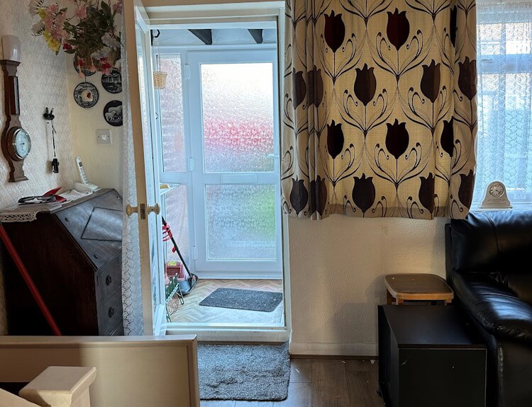 Sell a house with damp