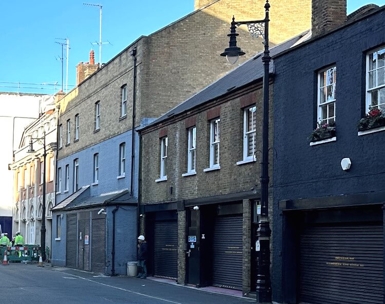 Sell mews house