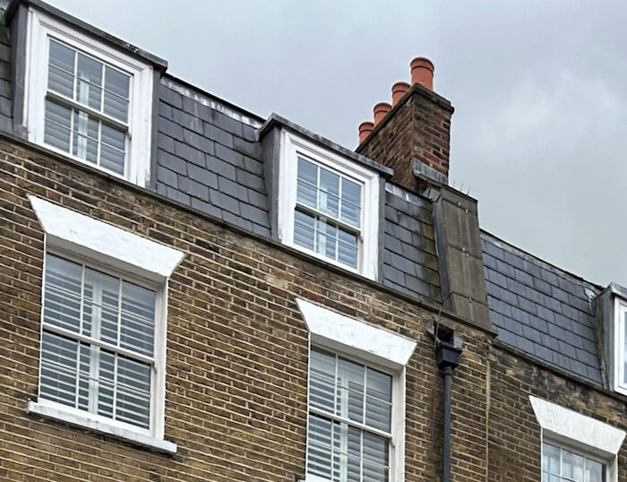 Sell house with a mansard roof